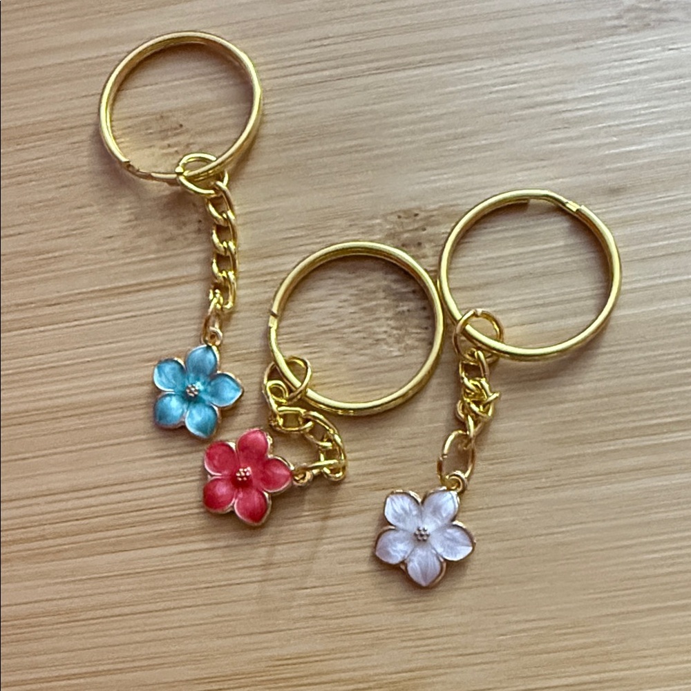 Gold Floral Keychain Set